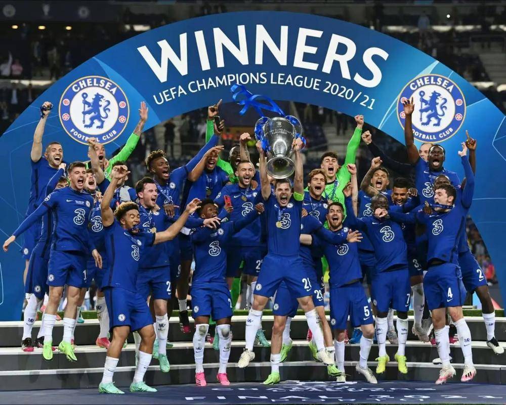 TyC记者：斯卡洛尼将带着大力神杯参加世界杯抽签仪式