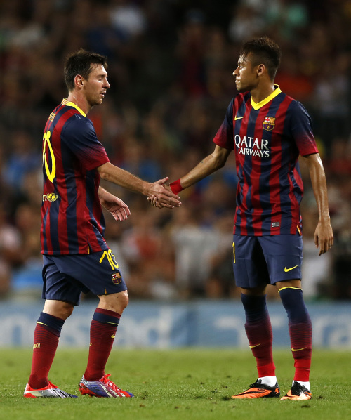 蒋光太、莱昂纳多两大核心缺战，尝到甜头的穆斯卡特把 541 阵型进行到底