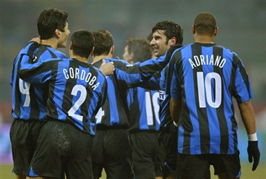 英超积分榜：曼城暂升二桑德兰仍高歌 纽卡超曼联红军